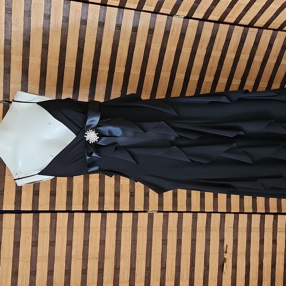 NWT!! Cache formal ruffled dress - Picture 10 of 16